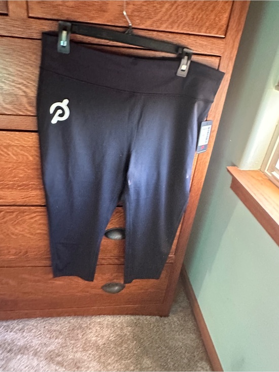 Peloton Pants - Peloton Black Cropped Performance Leggings